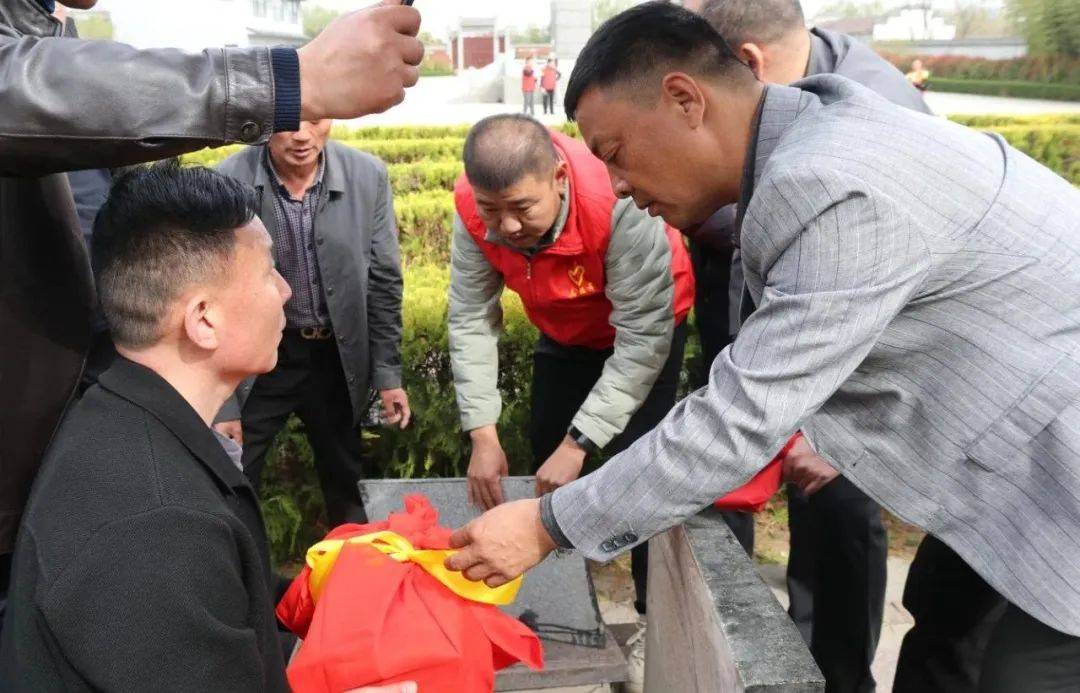 皇冠信用网怎么注册
_实弹演习中不幸牺牲皇冠信用网怎么注册
，商丘籍刘新纪烈士骨灰安葬回乡