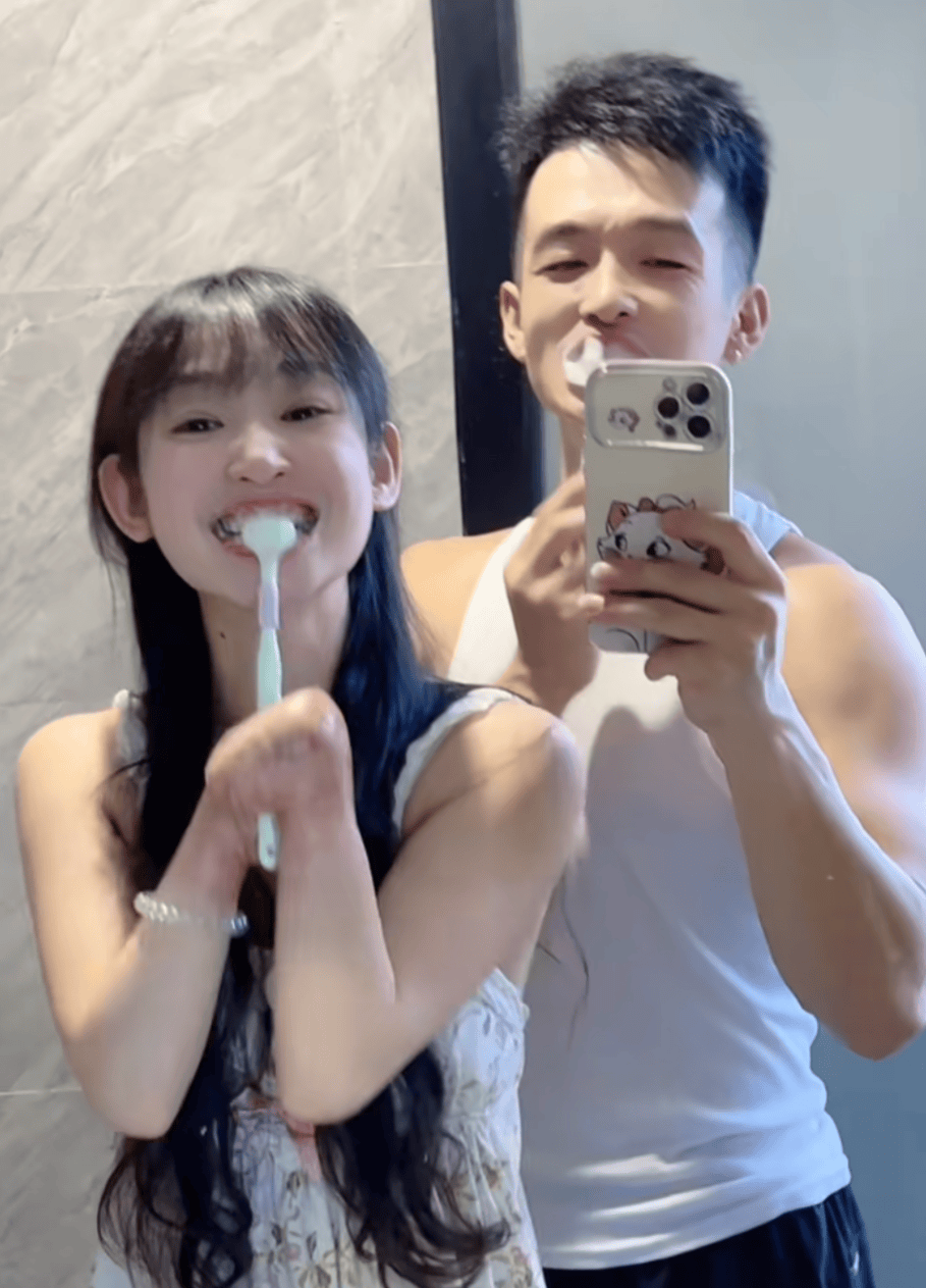 皇冠信用盘注册开通
_00后“无手”女孩怀孕遭恶评皇冠信用盘注册开通
，丈夫怒怼：有子宫就有资格做母亲