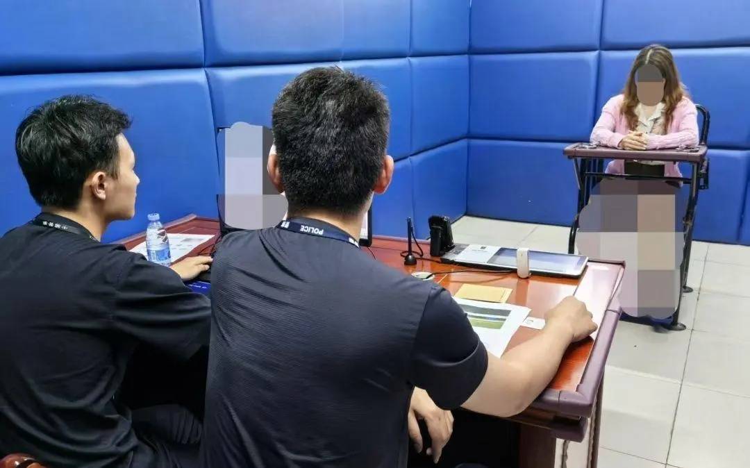 皇冠信用网注册
_女子强行伸腿阻止高铁关门皇冠信用网注册
，当事人在厦门被查获，已行政拘留